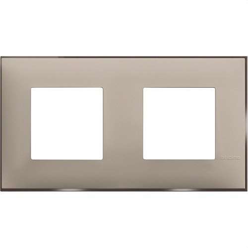 Zierrahmen für 2x2 Module in satinierter Creme Classia mit der Referenz R4802M2CS von der Marke BTICINO