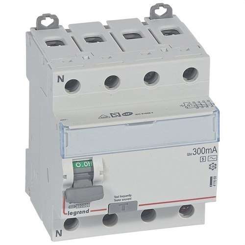 Legrand Differenzialschalter DX³ 4P 400V 63A Typ AC 300mA 4 Module mit der Referenz 411669 von der Marke LEGRAND