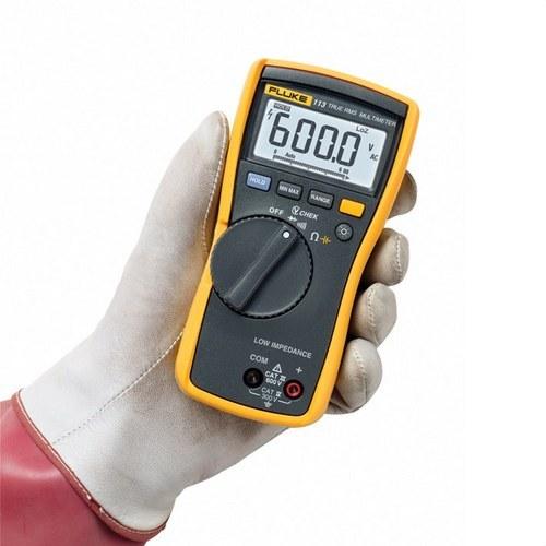 Digitales Multimeter Fluke 113 mit der Referenz 3088053 von der Marke FLUKE