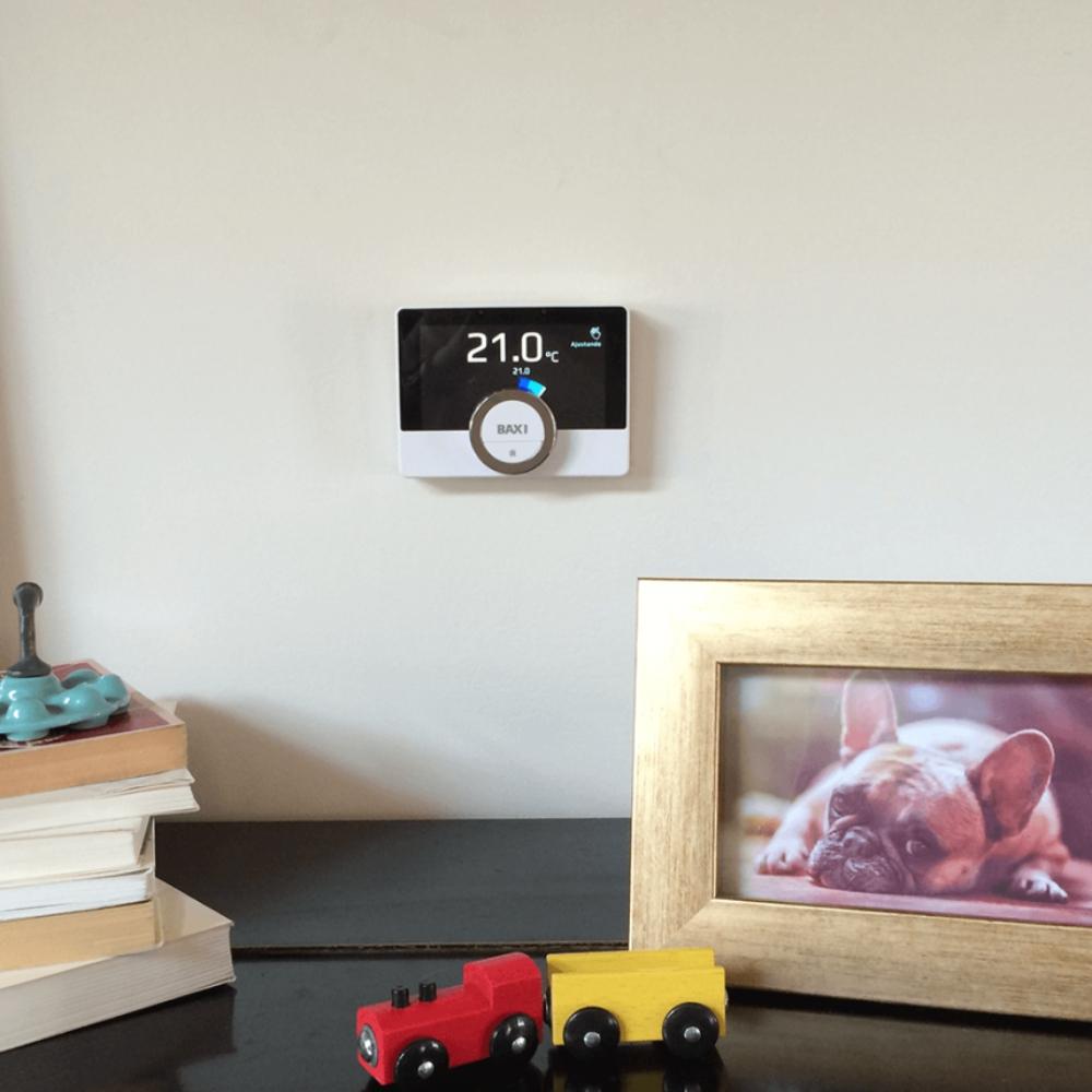 Verdrahteter Raumthermostat für Heizung/Kühlung mit WiFi TXM R-Bus mit der Referenz 7652308 von der Marke BAXI 