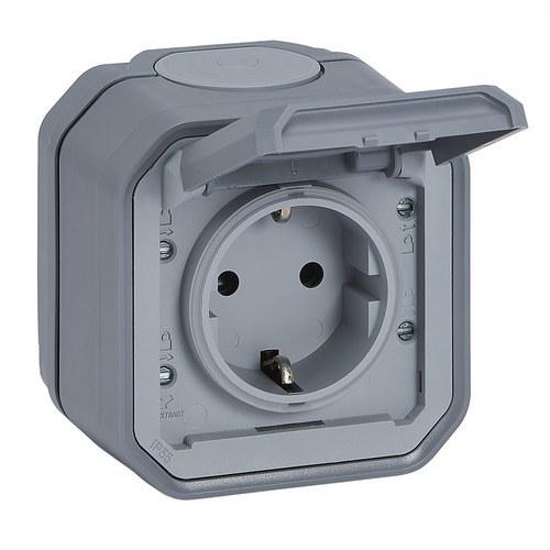 Oberflächenmontierte Plexo IP55 Monoblock-Steckdose mit Schraubanschlüssen in Grau mit der Referenz 069733L von der Marke LEGRAND