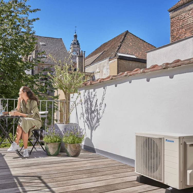Klimaanlage 3x1 mit WLAN Daikin Perfera 2,0 kW + 2,5 kW (2) mit der Referenz KITDAIPER3MXM52A202525 von der Marke DAIKIN